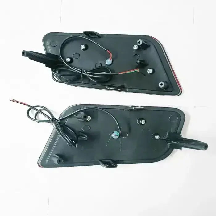 REFLECTOR LIGHTS Ford Endeavour Rear LED Reflector Light with Matrix Signal