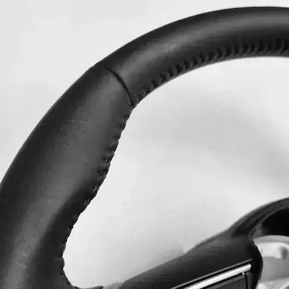 Swift Top Model Steering - Leather Upholstery wrapped with all controls